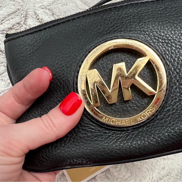 Authentic MK wristlet - Picture 3 of 4